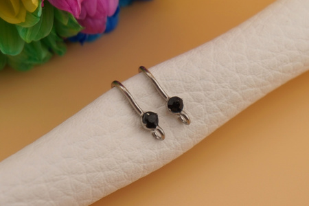 Bigle otwarte ozdobne / czarna cyrkonia / stal chirurgiczna / 11,5x14mm / srebrny / 2szt