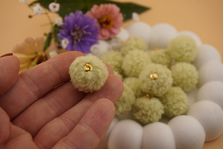 Pomponik baranek / zawieszka / 20mm / szałwia / 1szt