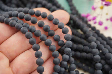 Onyks / kula matowa / 6mm / sznur około 60szt