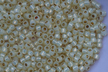 TOHO™ / Round / 11/0 / PermaFinish / Silver-Lined Milky Jonquil / 10g / ~1100szt
