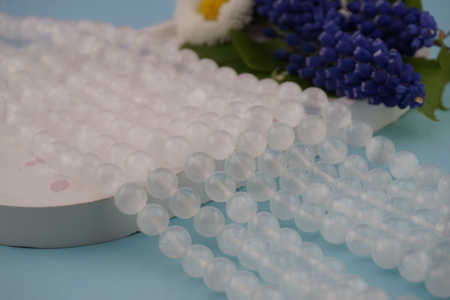 Selenit / kula / 8mm / biały / sznur / około 47szt