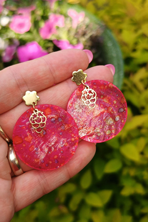 Koraliki masa perłowa, koło / różowo-pomarańczowy / 45x1mm / otwór 2mm / 2szt