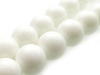 Koraliki szklane powlekane, kula 8mm - kolor biały - sznur 105szt.