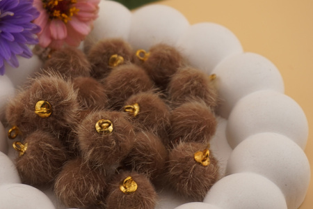 Pomponik / zawieszka / 15mm / beżowy /1szt