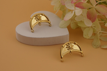 Sztyfty ozdobne z 3 podwieszkami / stal chirurgiczna / 15x21mm / złoty / 2szt