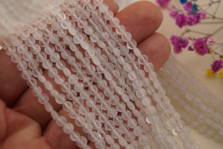 Kryształ Górski / pastylka fasetowana / 4mm / sznur / około 90szt