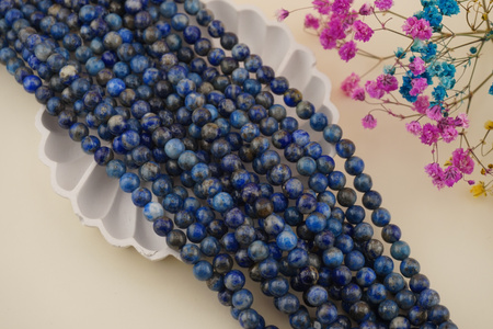 Lapis lazuli / kula / 6mm / sznur / 60szt