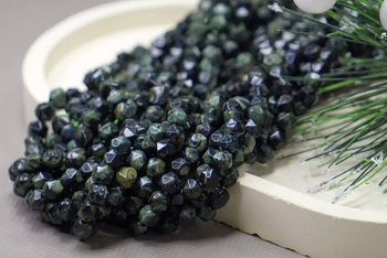 Jaspis kambaba / kula fasetowana, kształt diament / 6mm / sznur / około 55szt