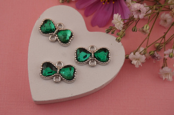 Kokardka z kryształkiem zielonym / łącznik / metal / srebrny / 10,4x16,8mm/ 1szt