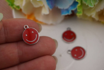 Emotka uśmiechnięta / zawieszka / stal chirurgiczna / 12 mm / srebrny / czerwony /1szt