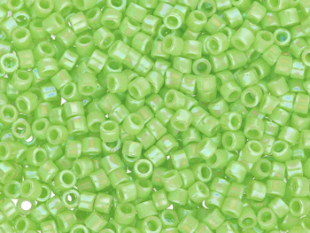 TOHO™ / Treasure 11/0 / Opaque Rainbow / Sour Apple / 5g / ~960szt