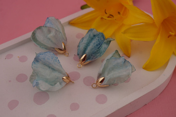 Kwiatek ozdobny / tkanina impregnowana, metal antyalergiczny/ niebiesko-fioletowy / ok 30x22mm / 1szt