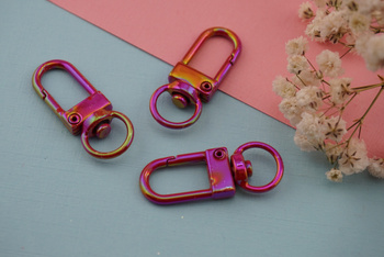 Baza breloka 2 gatunek / karabińczyk / metal / 3,3cm / amarantowy / 1szt