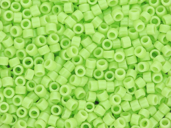 TOHO™ / Treasure 11/0 / Opaque / Sour Apple / 5g / ~960szt