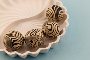 Koraliki drewniane z wzorem, kulka / złoty / 15mm / otwór 2mm / 4szt