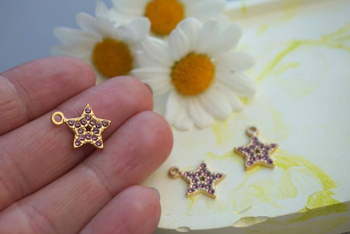 Gwiazdka z cyrkoniami / zawieszka / stal chirurgiczna / 16x13mm / złoty-różowy / 1szt