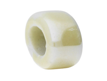 Koraliki ceramiczne / oponka owalna / 8.5x15.5x12mm / kolor waniliowy / otwór 8.5x5.5mm / 2szt