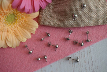 Sztyfty z zatyczkami / połowa kulki / stal chirurgiczna / 6mm / srebrny / 2szt