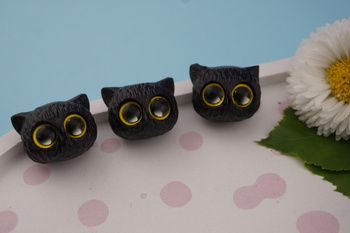 Głowa kota / drzewo sandałowe / czarny / 20x15mm / otwór 2mm / 1szt