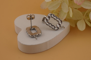 Sztyfty imitacja łańcuszka / stal chirurgiczna / 11x14mm / srebrny / 2szt