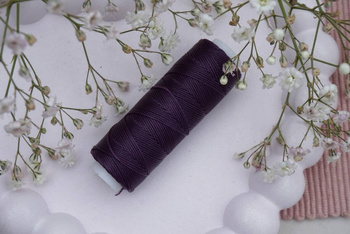 Sznurek do makramy woskowany / poliester / 0.45mm / fioletowy, śliwkowy / szpulka 40m