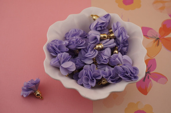 Kwiatek z tkaniny / fioletowy / metal antyalergiczny/ różowy / ok 30mm / 1szt