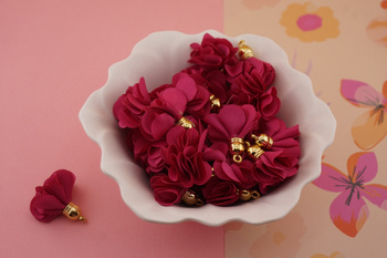 Kwiatek z tkaniny / pink / metal antyalergiczny/ różowy / ok 30mm / 1szt