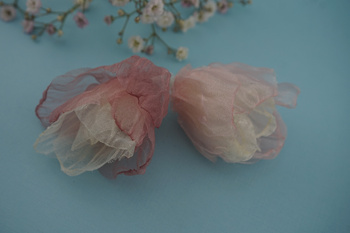 Kwiatek ozdobny / organza / różowo biały / ok 35mm / zestaw 2szt