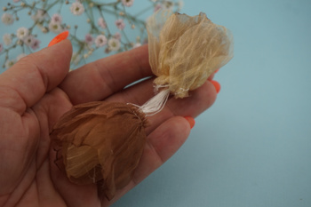 Kwiatek ozdobny / organza / brązowo - kremowy / ok 35mm / zestaw 2szt