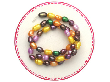 Perły nieregularne / 5x6mm / multikolor / sznur ok 45szt