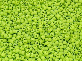 TOHO™ / Round 15/0 / Opaque / Sour Apple / 10g / ~1400szt