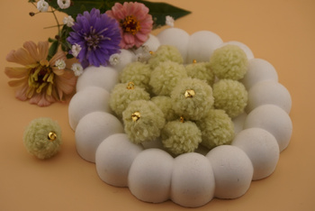 Pomponik baranek / zawieszka / 20mm / szałwia / 1szt