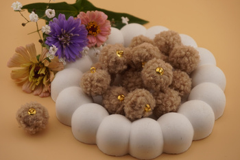 Pomponik baranek / zawieszka / 20mm / beżowy / 1szt