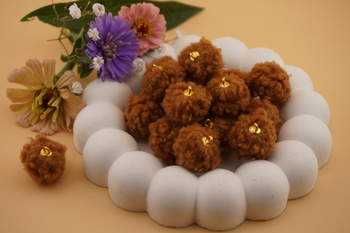 Pomponik baranek / zawieszka / 20mm / czekoladowy / 1szt