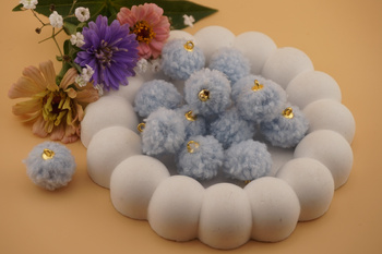 Pomponik baranek / zawieszka / 20mm / błękitny / 1szt