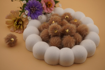 Pomponik / zawieszka / 18mm / beżowy /1szt