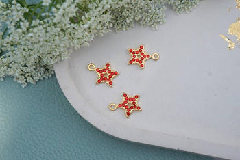 Gwiazdka z cyrkoniami / zawieszka / stal chirurgiczna / 16x13mm / złoty-czerwony / 1szt