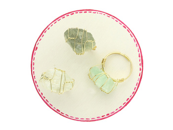 Fluoryt / pierścionek regulowany / kamień w druciku / ok 12x26mm / średnica ok.17.5mm / metal / 1szt