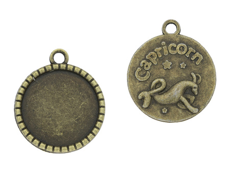 Capricorn–Koziorożec / zawieszka / kaboszon 20mm / 27x24x2mm / antyczny brąz / otwór 2.5mm / 2szt