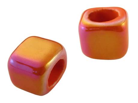 Koraliki ceramiczne / kostka / pomarańczowy / opalizujący / 16x18x15mm / otwór 10x8mm